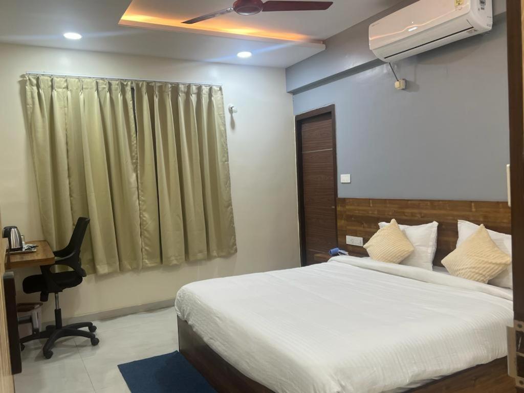Beach Town Hotel Visakhapatnam Zewnętrze zdjęcie